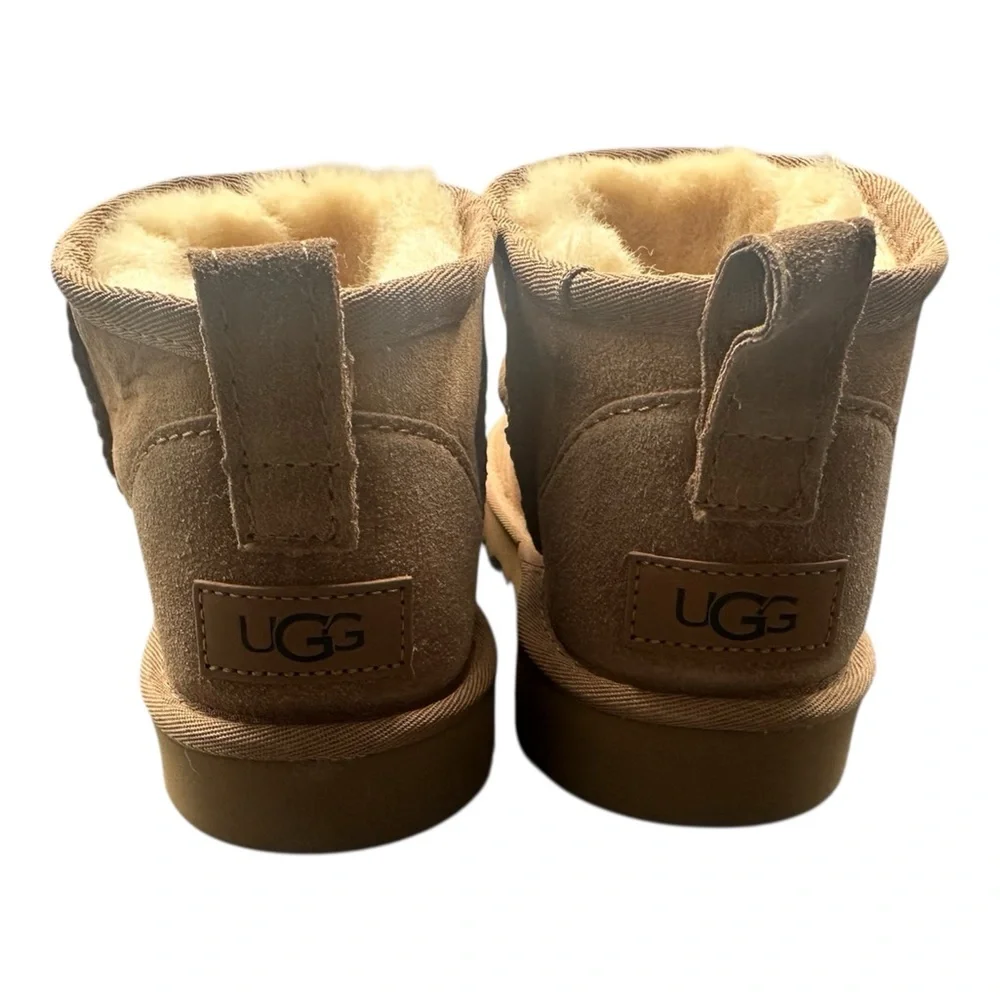 UGG Classic Ultra Mini Chestnut Boots Women’s 8 - Picture 3 of 4